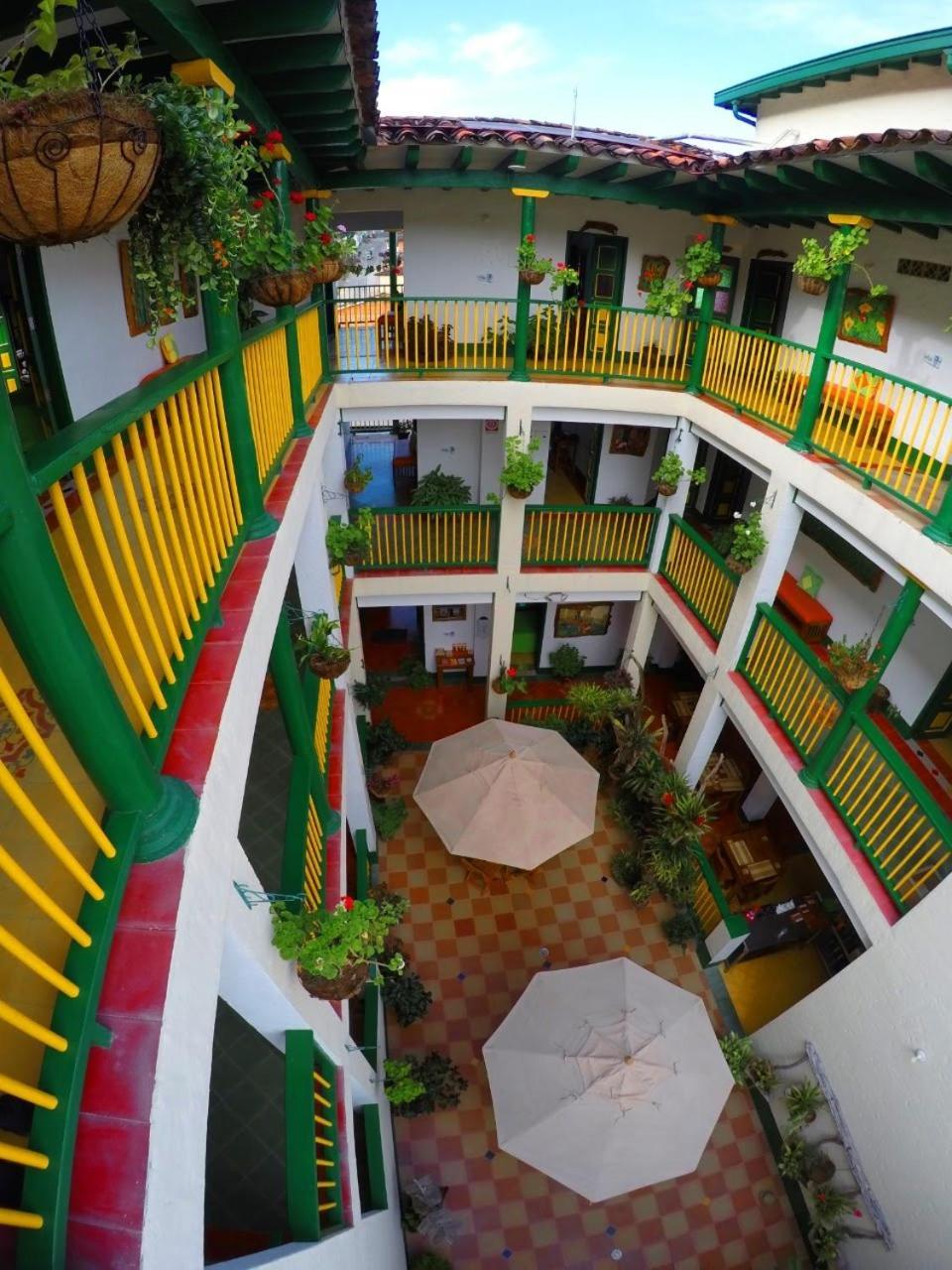 Hotel Vegas Del Rio Támesis Extérieur photo