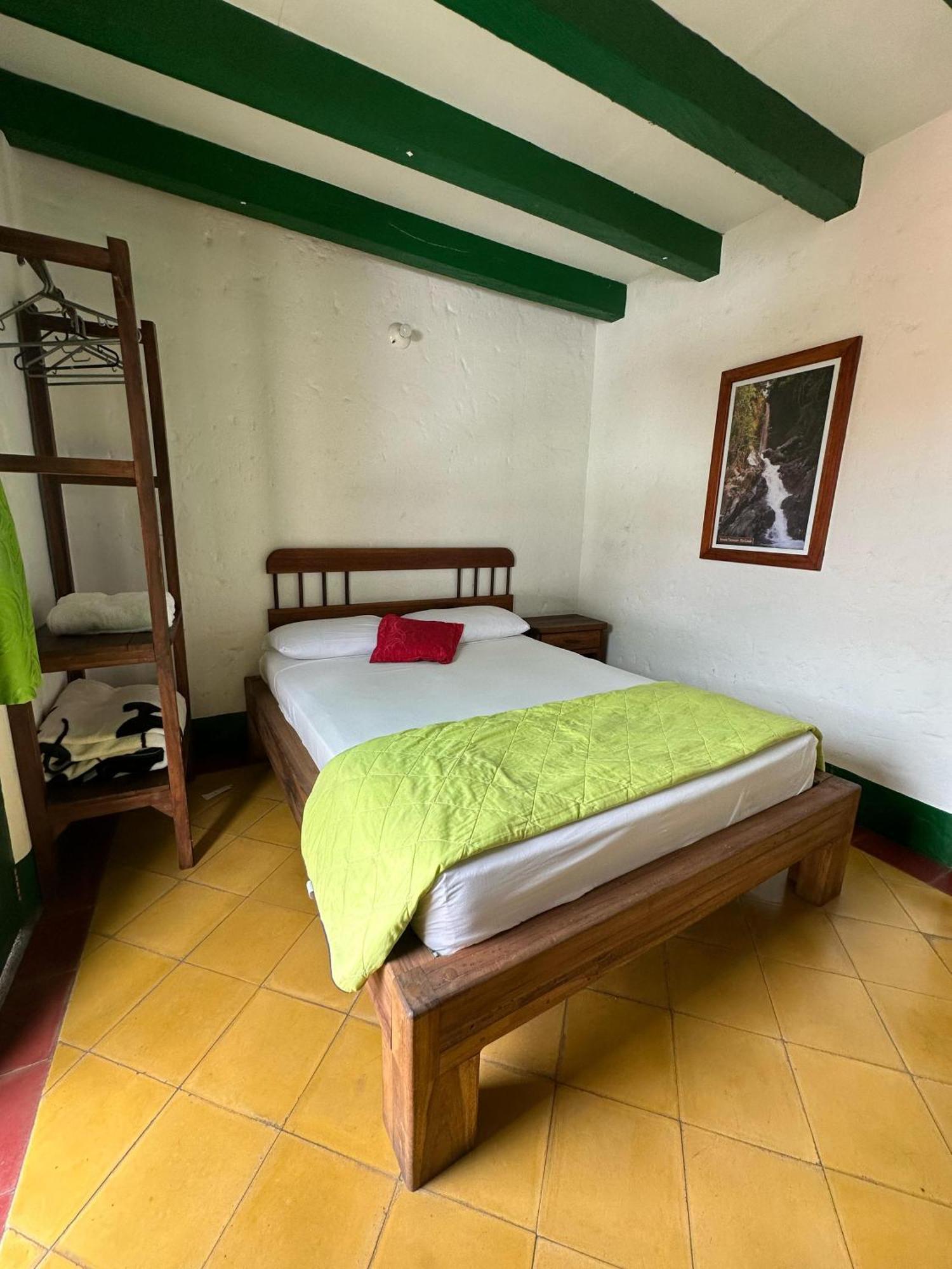 Hotel Vegas Del Rio Támesis Extérieur photo