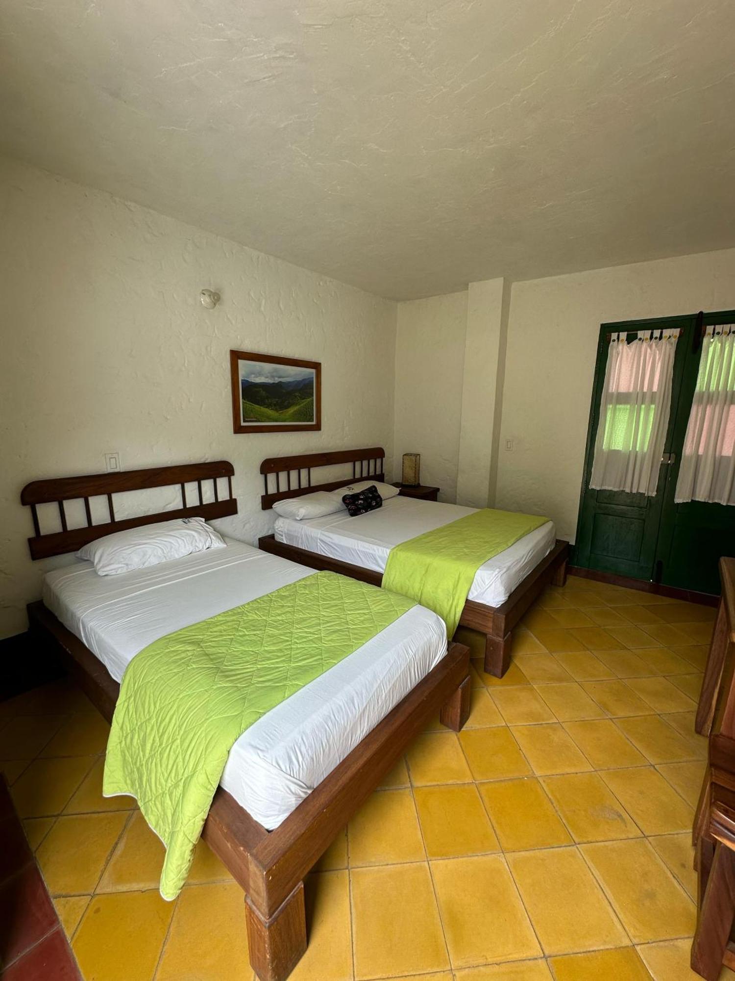 Hotel Vegas Del Rio Támesis Extérieur photo
